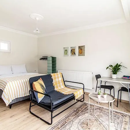 Апартаменты Flat With Terrace In Balat, Fatih Стамбул
