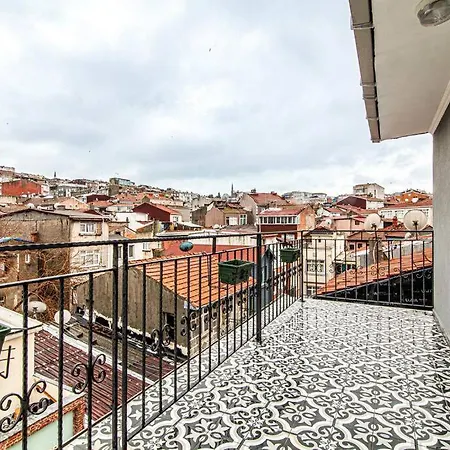 Flat With Terrace In Balat, Fatih Апартаменты